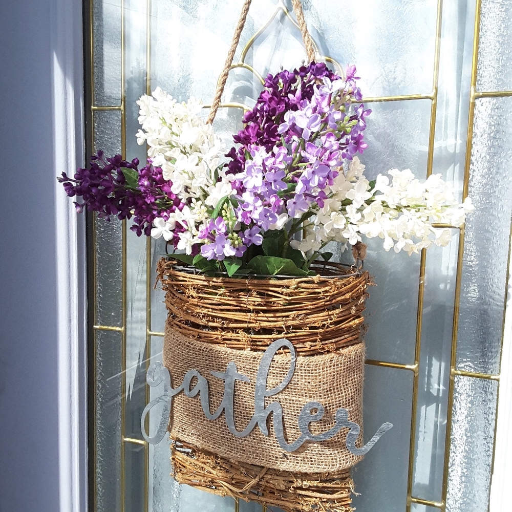 NWT Handmade Lilac Gather Bouquet Door Decor